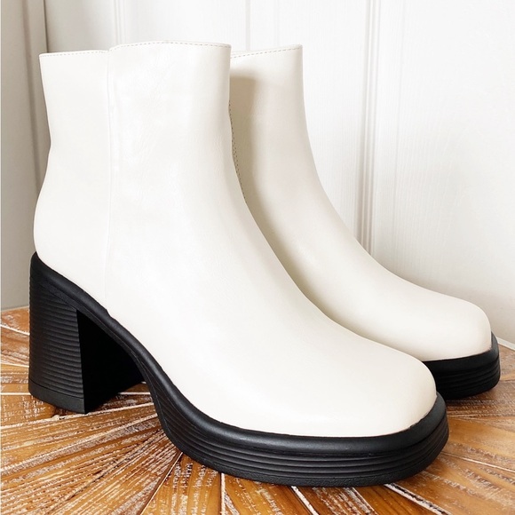 NWT JustFab White Faux Leather Platform Booties in Size 10 - Picture 8 of 14
